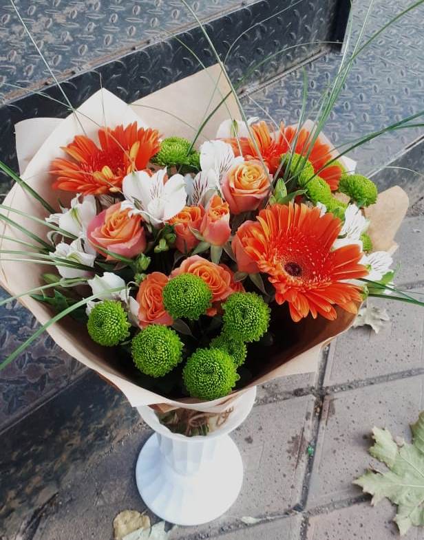 Букет цветов из: Герберы, Хризантемы, Альстромерии и Розы в городе Шелехов