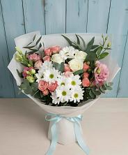 Букет цветов из:  Розы, Лизиантусы и Хризантемы в городе Шелехов