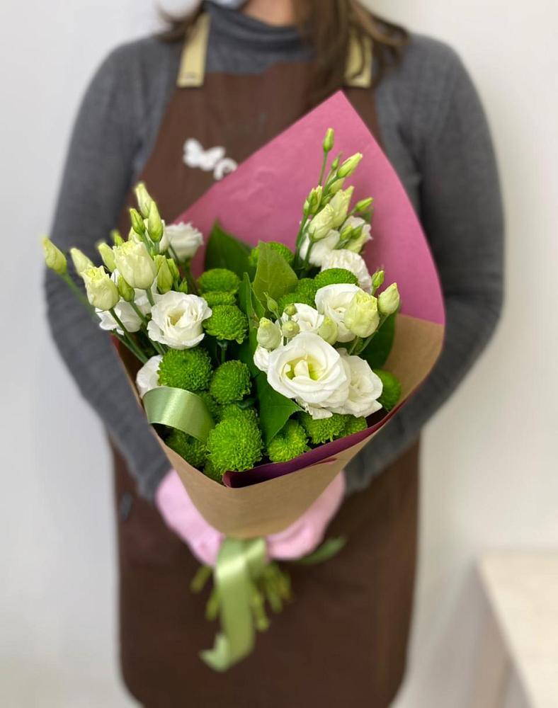 Букет цветов из: Хризантемы и Лизиантусы в городе Шелехов