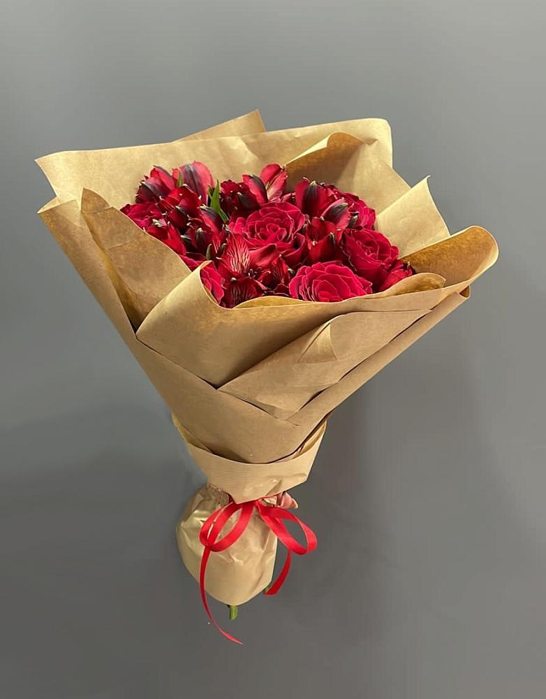 Букет цветов из: Альстромерии и Розы в городе Шелехов