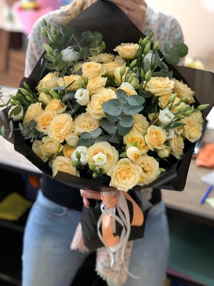 Букет цветов из: Розы и Лизиантусы в городе Шелехов