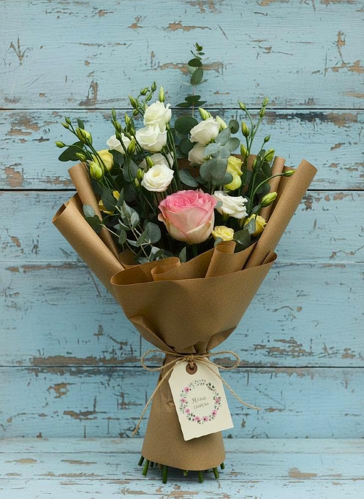 Букет цветов из: Розы и Лизиантусы в городе Шелехов