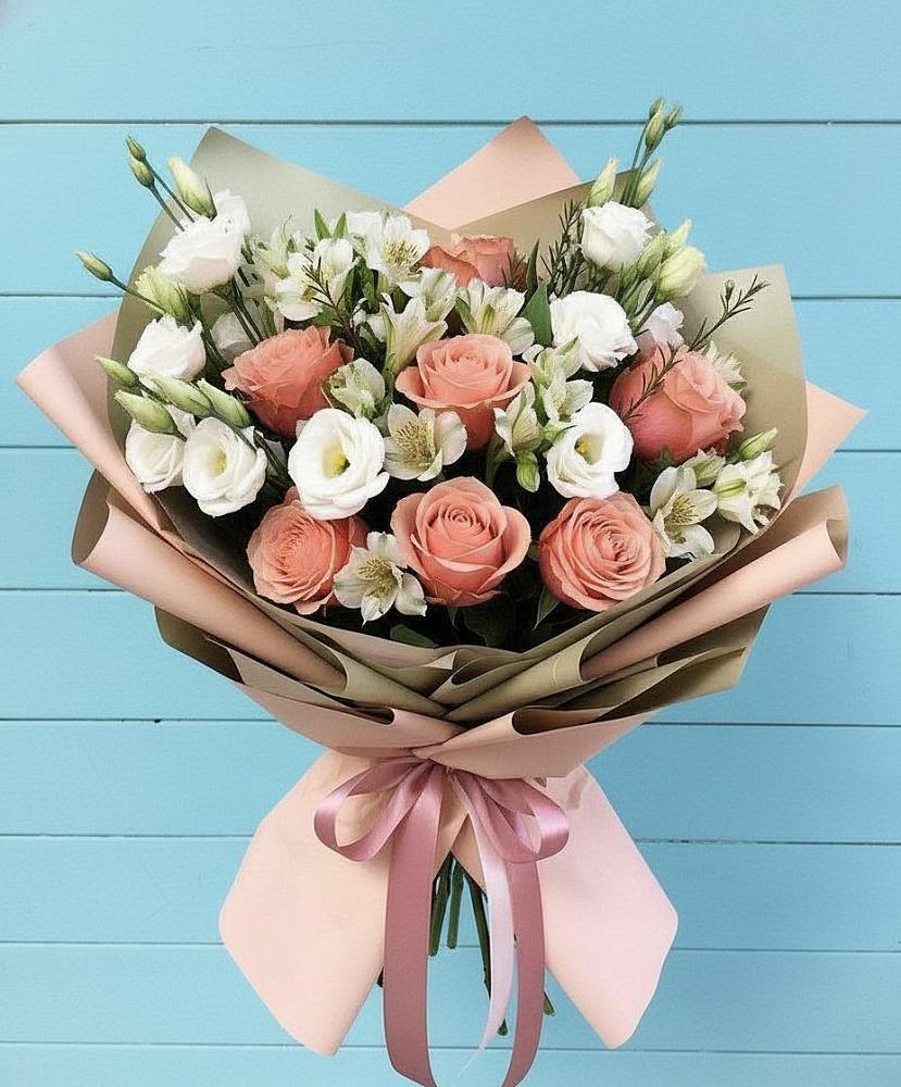 Букет цветов из: Розы, Альстромерии и Лизиантусы в городе Шелехов