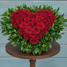 Цветочная композиция из Розы в виде сердца в городе Шелехов