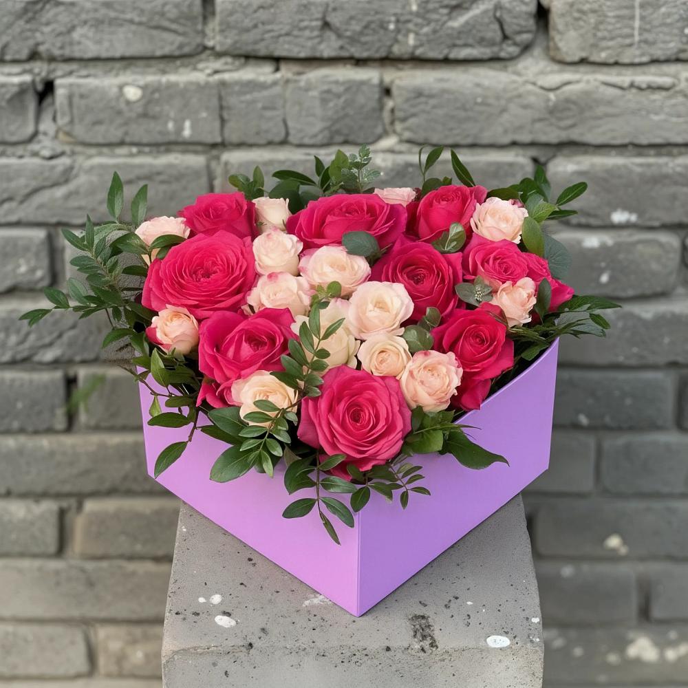 Цветочная композиция из Розы в коробке в городе Шелехов