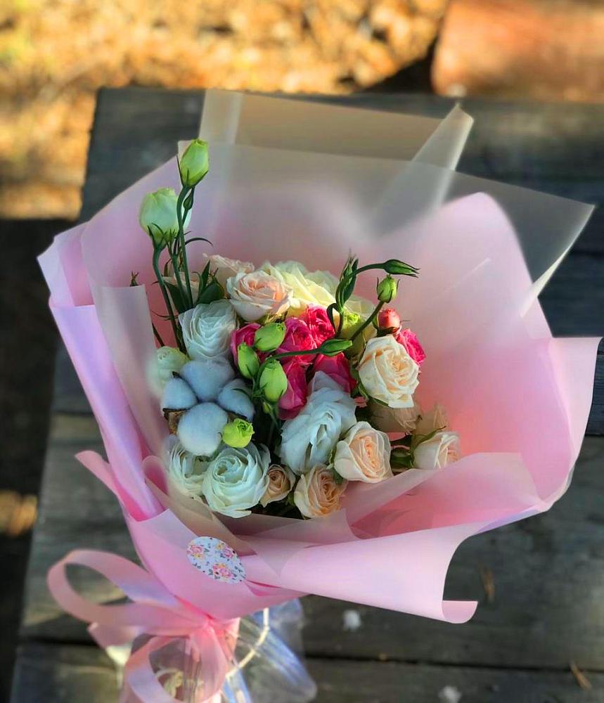 Букет цветов из: Розы и Лизиантусы в городе Шелехов