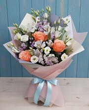 Букет цветов из:  Лизиантусы, Розы, Альстромерии и Гипсофила в городе Шелехов