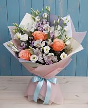 Букет цветов из:  Лизиантусы, Розы, Альстромерии и Гипсофила в городе Шелехов