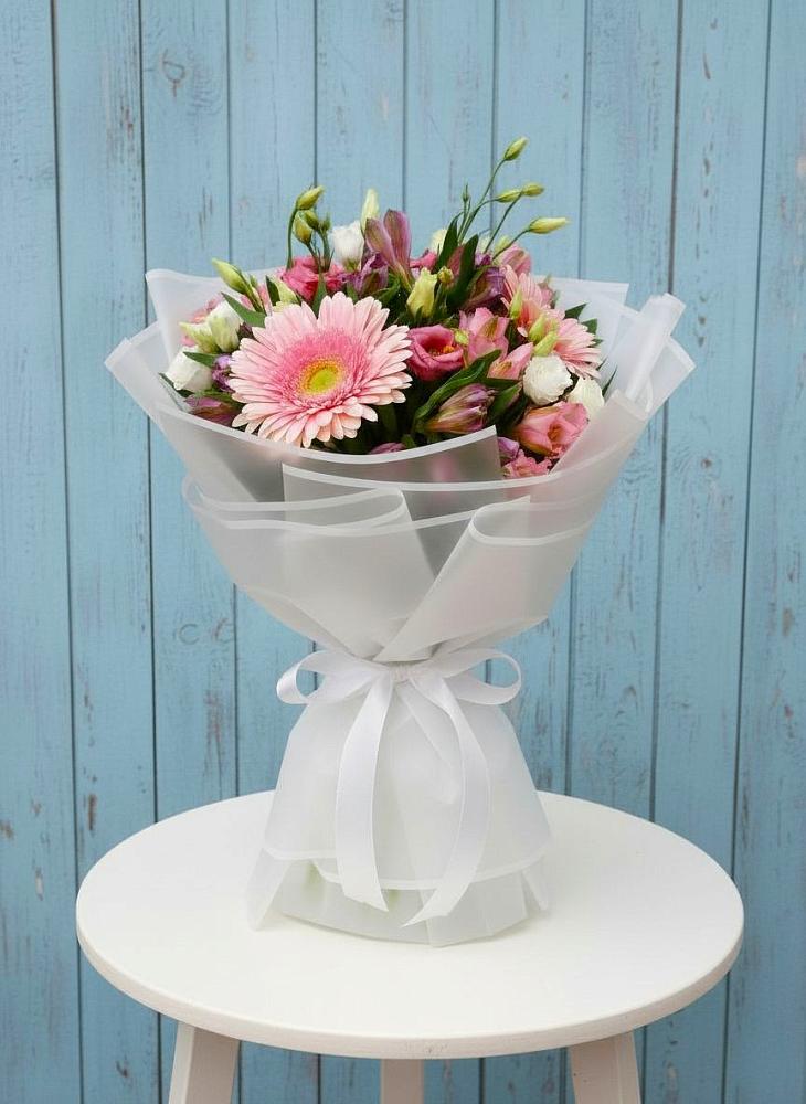 Букет цветов из: Герберы, Альстромерии и Лизиантусы в городе Шелехов