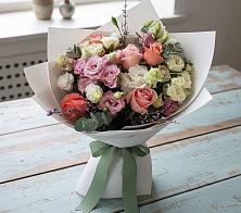 Букет цветов из:  Розы, Лизиантусы и Гвоздики в городе Шелехов