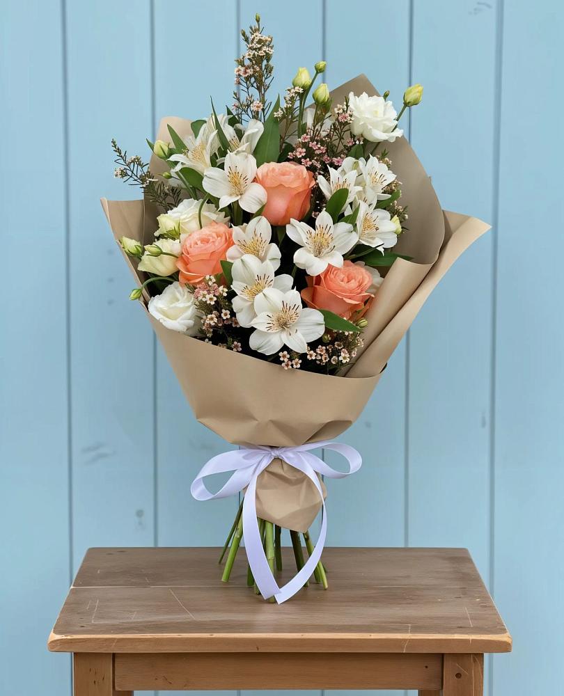 Букет цветов из: Альстромерии, Лизиантусы, Розы и Хризантемы в городе Шелехов